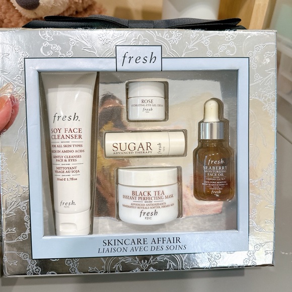 fresh Other - fresh Skincare Gift Set | Soy Cleanser Black Tea Mask Seaberry Oil | New